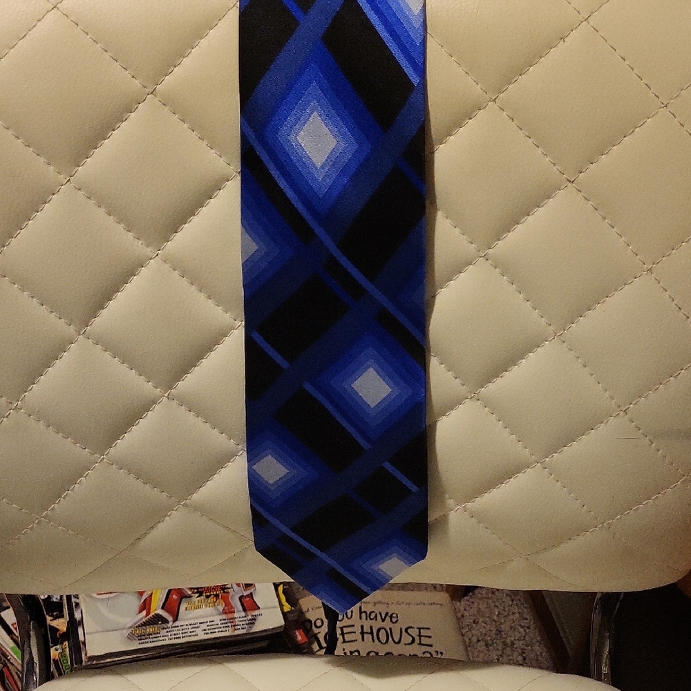 Elegant Blue and Black Patterned Men's Tie